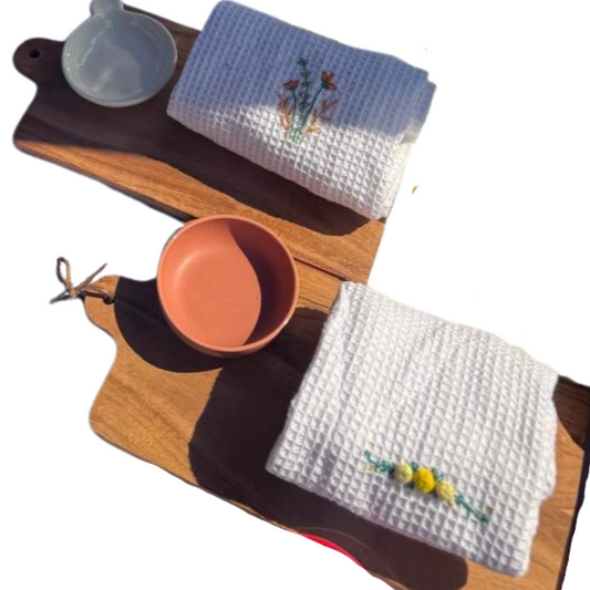 Wood platter and dishcloth
